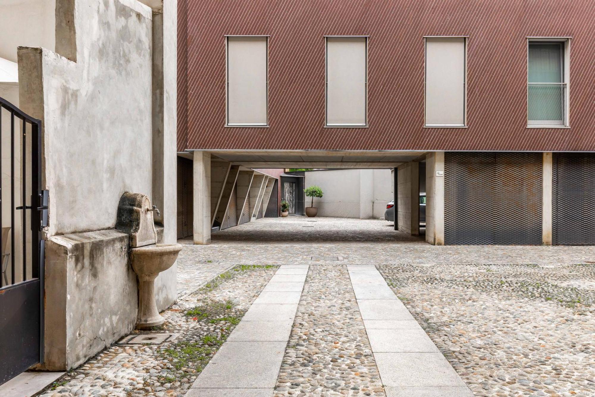 Nam House & Posto Auto * Milán
